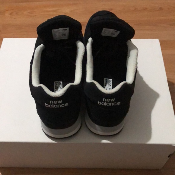 New balance shoes - Picture 4 of 4